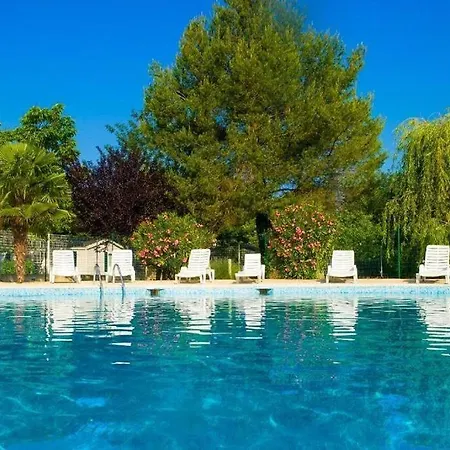 Campsite Mobil Confort 6 Personnes Climatise Au Pied Du Luberon